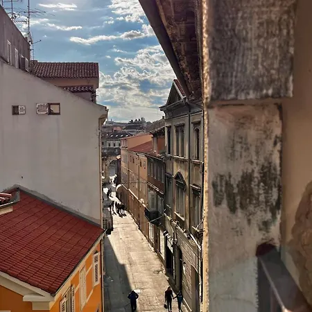 Clerisseau Apartment Pula