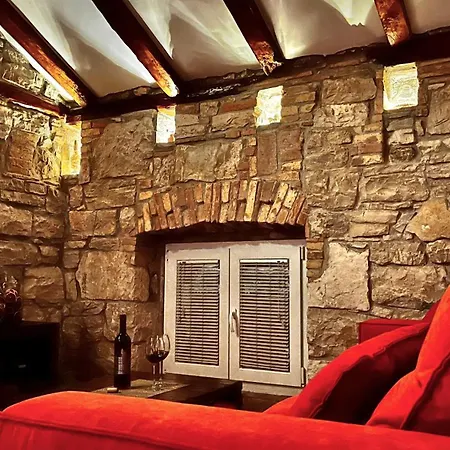 Clerisseau Apartment *